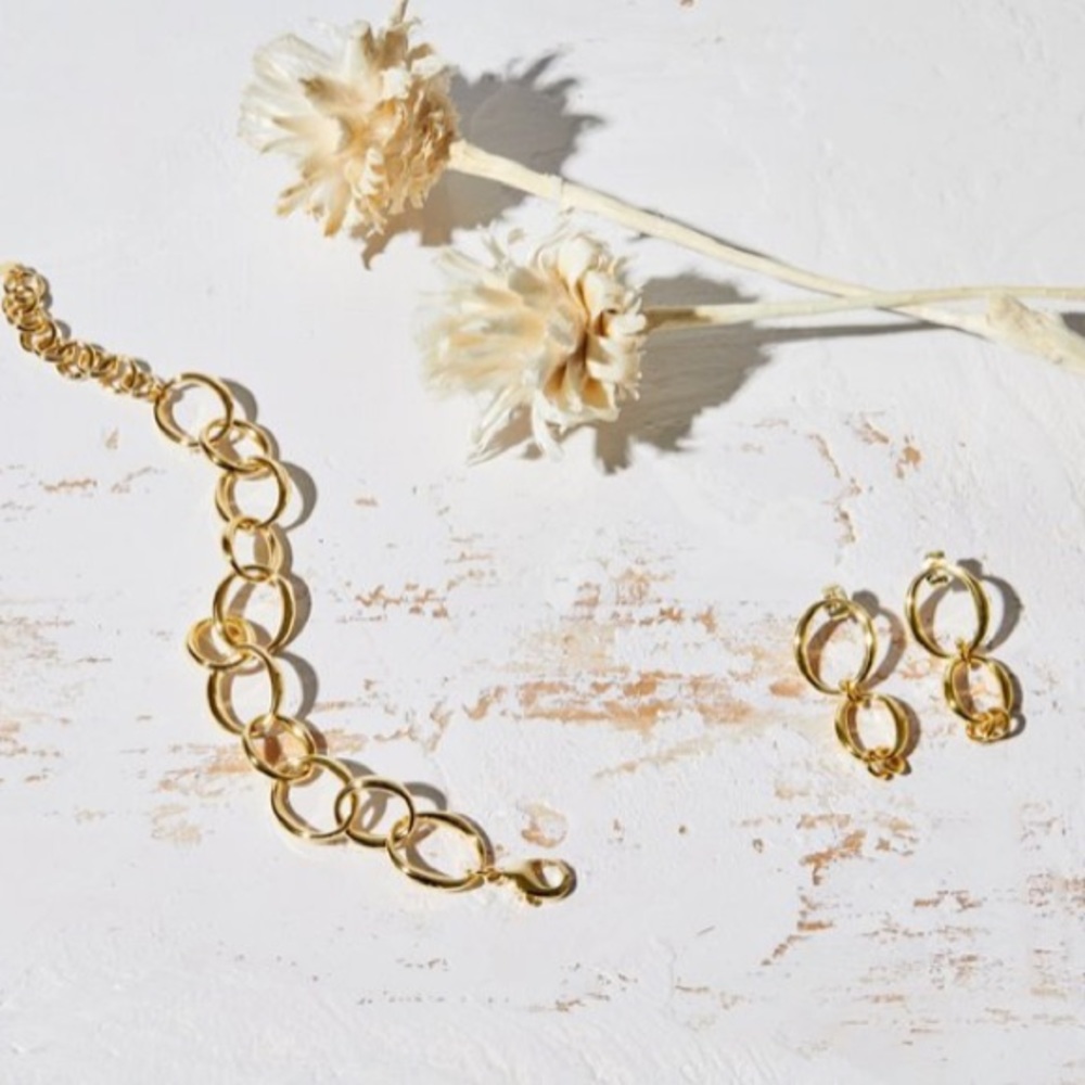 BaYou with love earrings and bracelet gold tone
